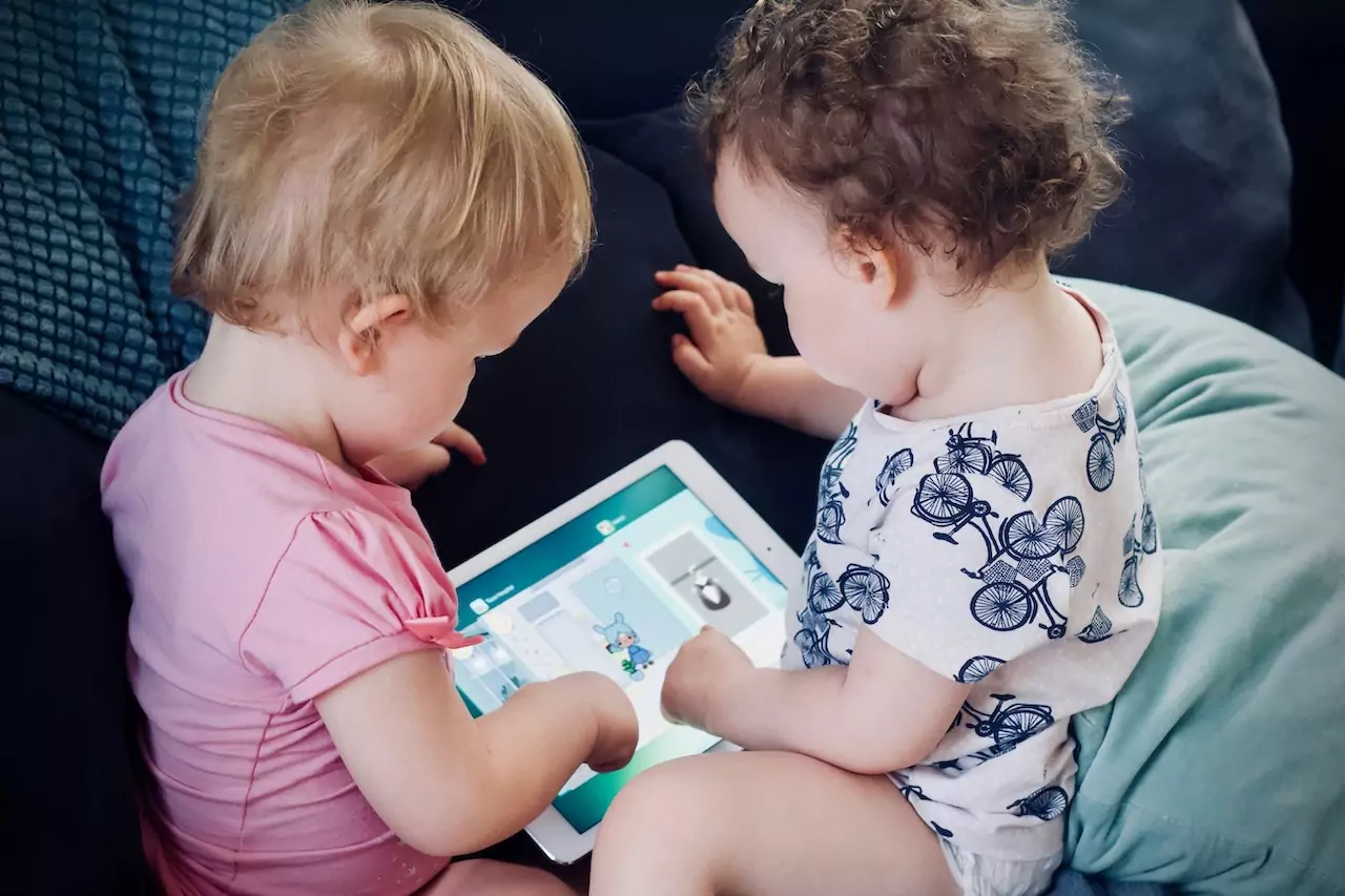Nextalia entra nel capitale di Monkimun Lingokids edutech per bambini